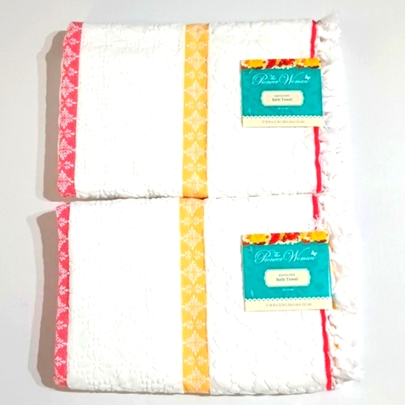 Pioneer Woman Sculpted Stripe Bath Towel 100% Cotton New! - Picture 1 of 10